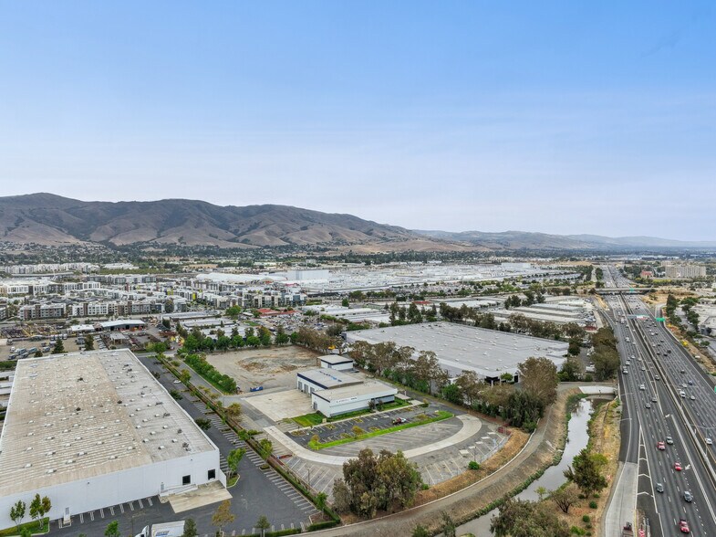More Photos Of 45051 Industrial Dr, Fremont Warehouse For Lease