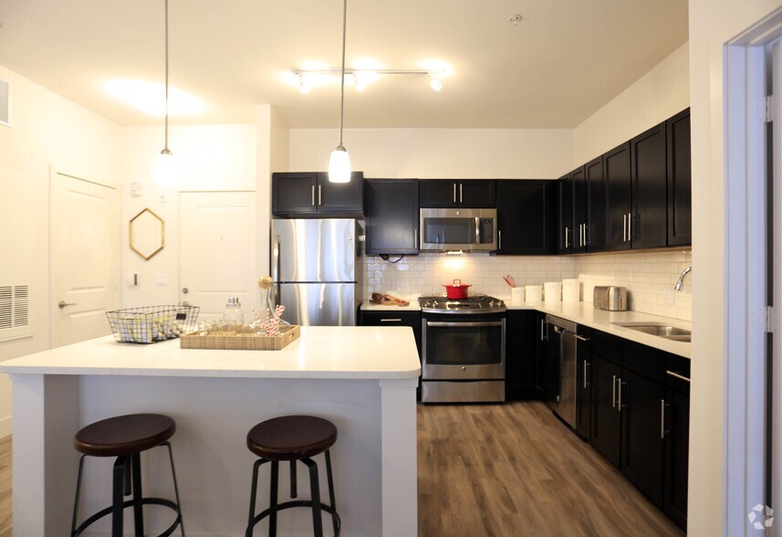 More Photos Of 515 West Ave, Norwalk Unknown For Lease