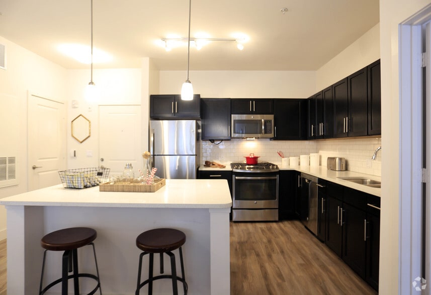 More Photos Of 515 West Ave, Norwalk Unknown For Lease