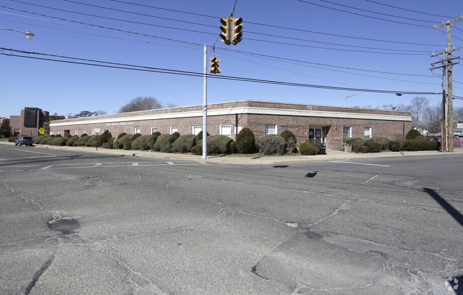 More Photos Of 75 Oak St, Patchogue Office For Sale
