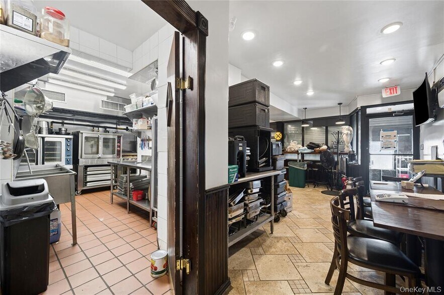 More Photos Of 7503 88th St, Glendale Storefront Retail Residential For Sale