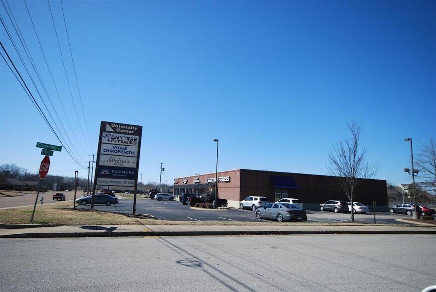 More Photos Of 133 W University Pky, Jackson Freestanding For Lease