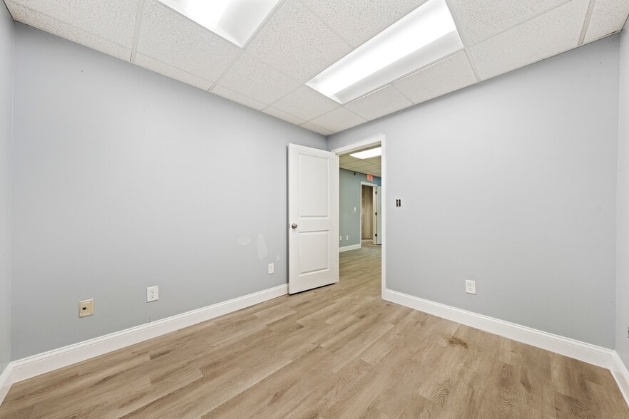 More Photos Of 4651 W 130th St, Cleveland Warehouse For Sale