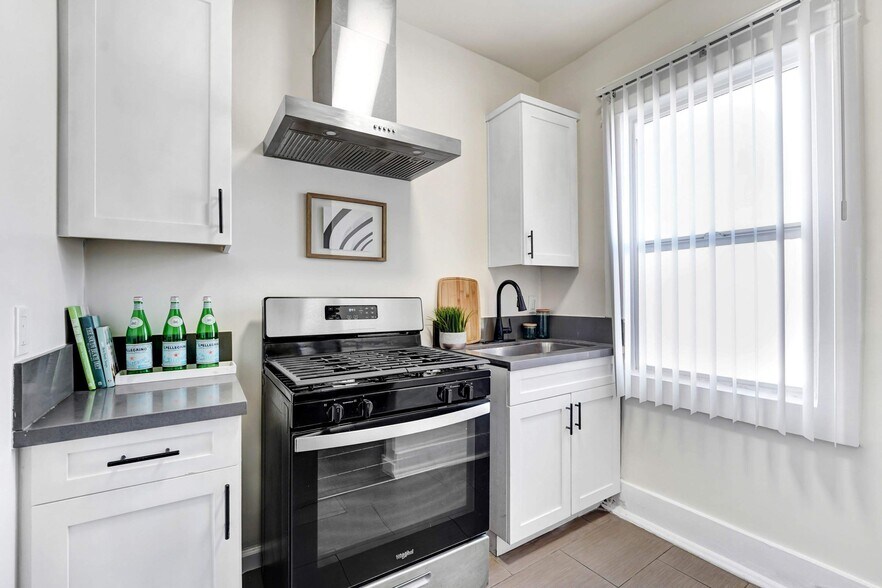 More Photos Of 2906 S San Pedro St, Los Angeles Apartments For Sale