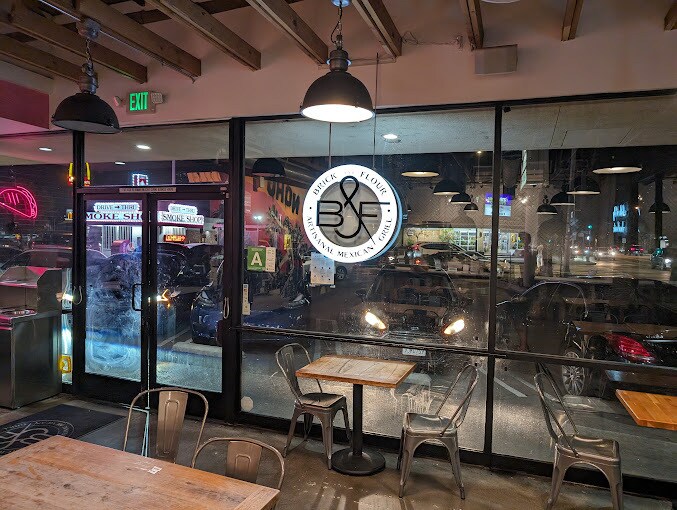 More Photos Of 12900-12906 Victory Blvd, North Hollywood Unknown For Lease