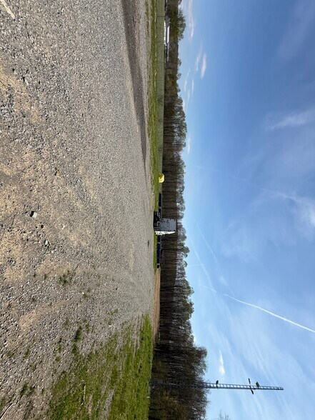 More Photos Of 4881 Pittsburgh Rd, Harrisville Light Distribution For Sale