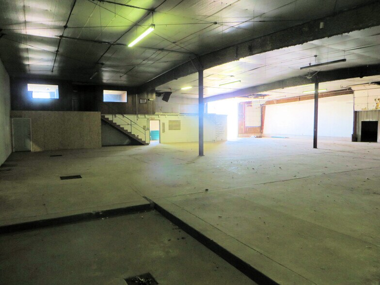 More Photos Of 1089 County Road 161, Pine Bluffs Warehouse For Sale