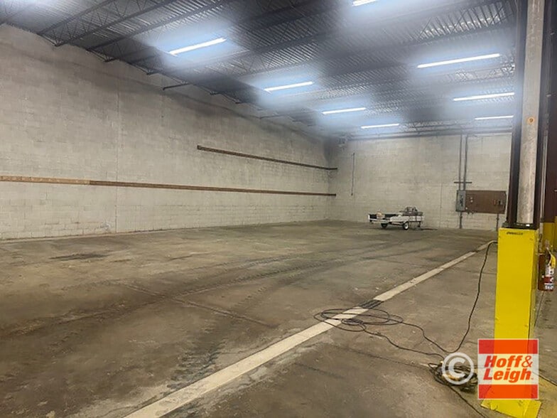 More Photos Of 1750 Newberry St, Cuyahoga Falls Warehouse For Sale