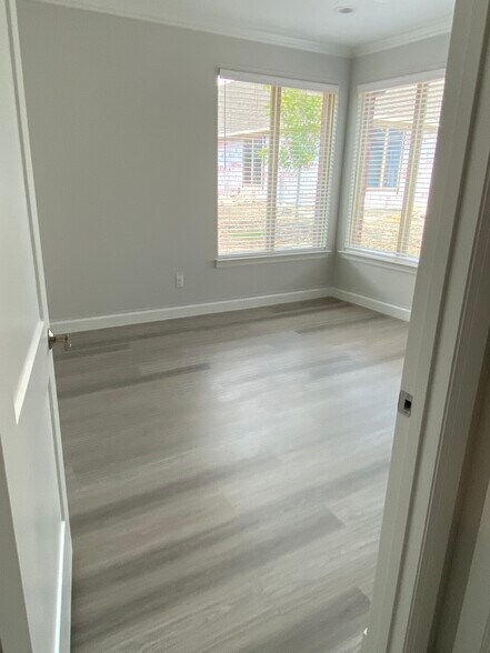 More Photos Of 400 Stonebrook Pky, Frisco Office For Sale