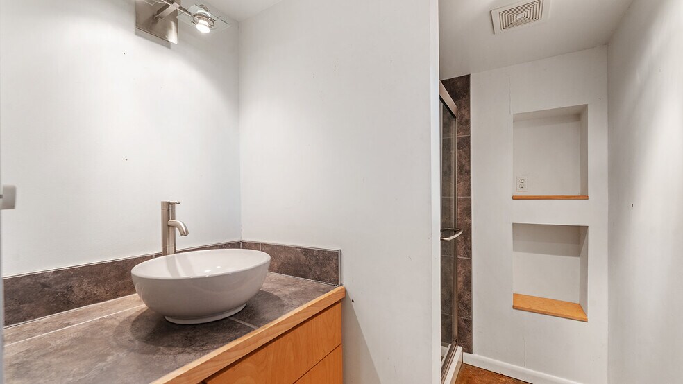 More Photos Of 1320 E Pump Station Rd, Fayetteville Light Manufacturing For Sale