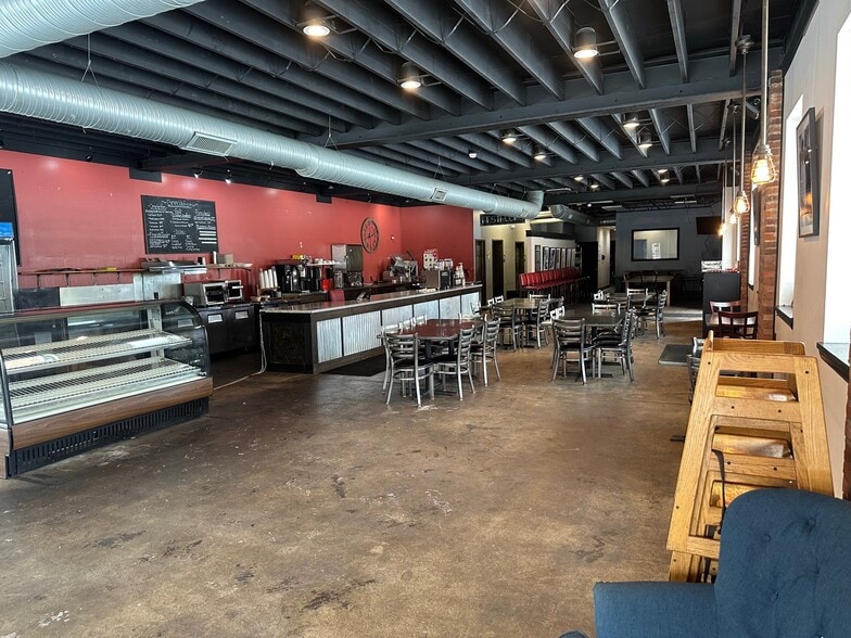 More Photos Of 444 3rd St, Niagara Falls Office For Lease