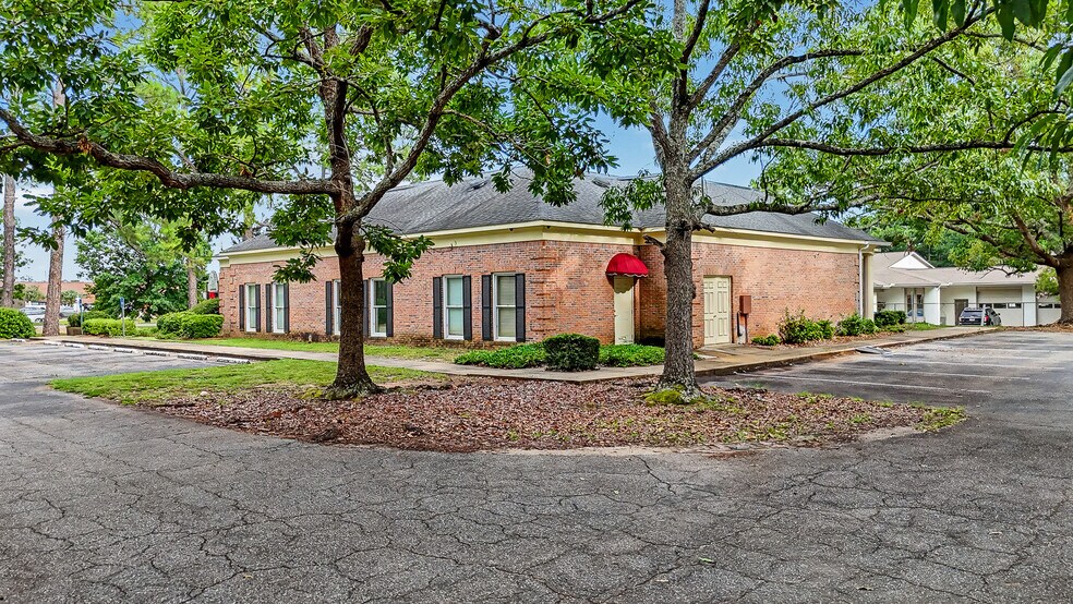 More Photos Of 127 N Westover Blvd, Albany Office For Sale