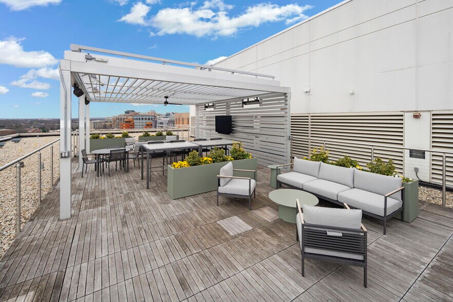 More Photos Of 3101 Wilson Blvd, Arlington Coworking Space