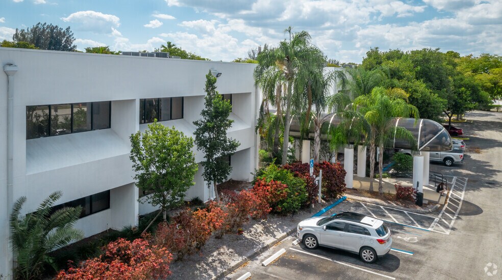 Primary Photo Of 4300 N University Dr, Lauderhill Medical For Lease