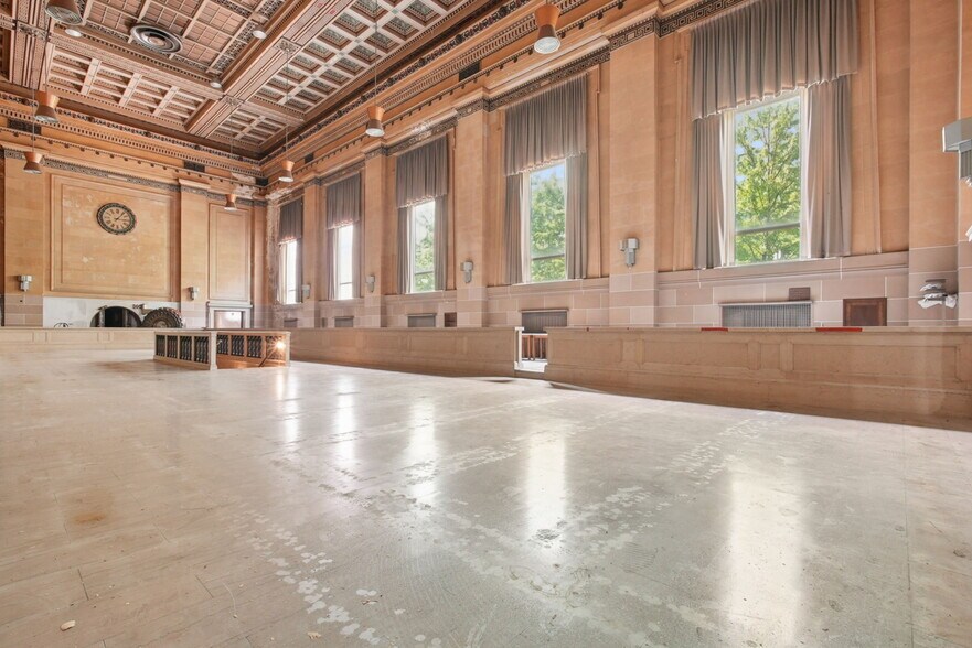 More Photos Of 167 S High St, Columbus Office For Sale