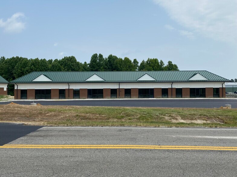 More Photos Of 25210 Hofheimer Way, North Dinwiddie Unknown For Lease