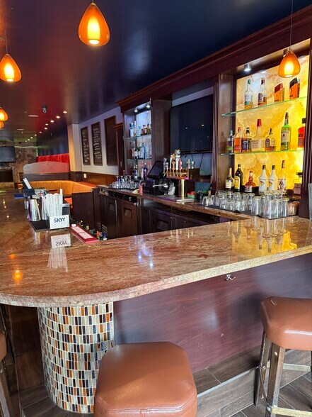 More Photos Of 76 E 3rd Ave, San Mateo Bar For Lease