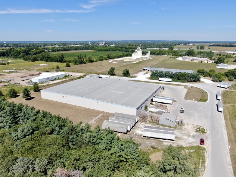 Primary Photo Of 100 Forest Ln, Beardstown Manufacturing For Sale