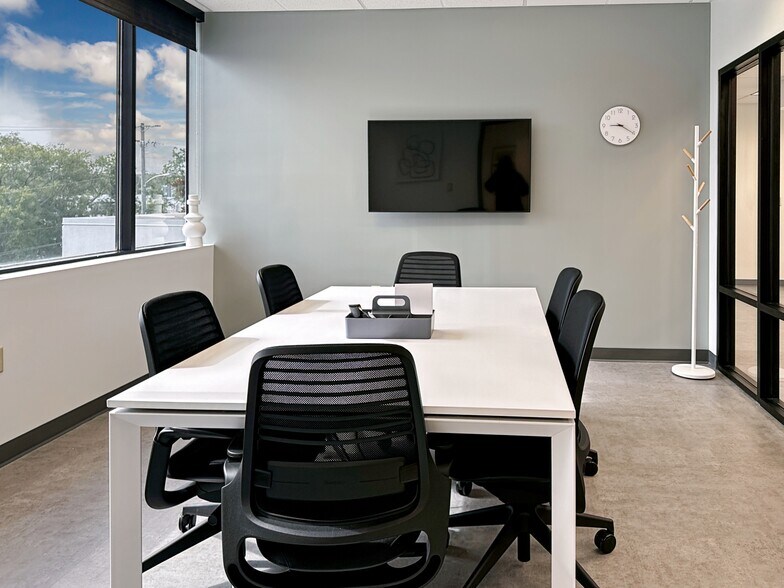 More Photos Of 1 Music Cir N, Nashville Coworking Space