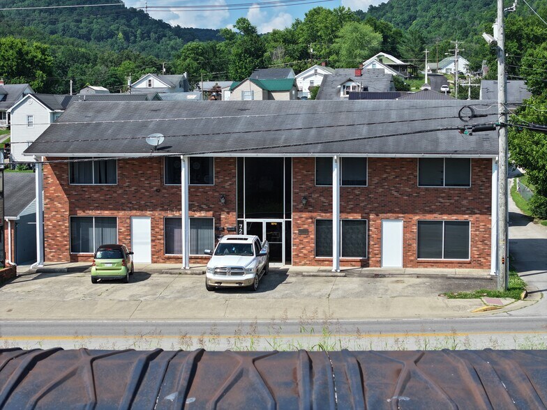 Primary Photo Of 727 River Dr, Irvine Apartments For Sale