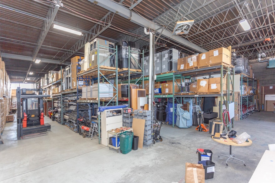 More Photos Of 170 Allen Blvd, Farmingdale Warehouse For Lease