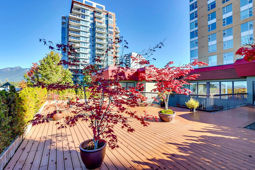 More Photos Of 145 W 15th St, North Vancouver Medical For Lease