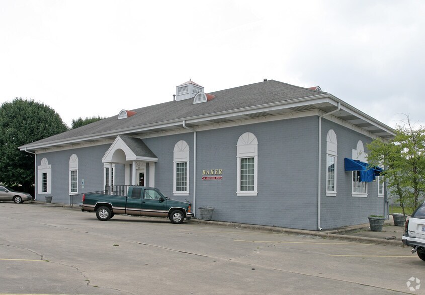 More Photos Of 25 W Guilford St, Thomasville Medical For Lease