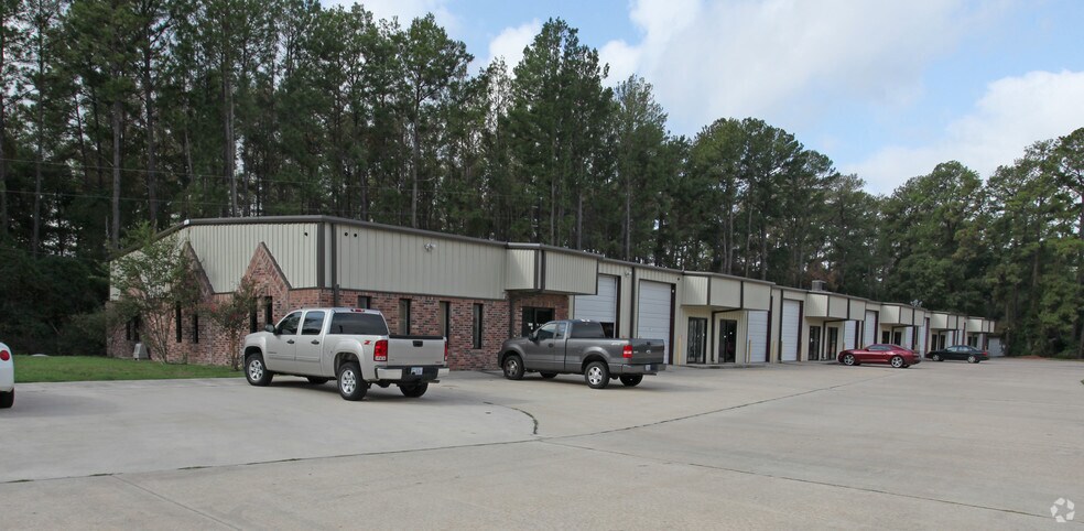 Primary Photo Of 17225 Hufsmith Kohrville Rd, Tomball Warehouse For Lease