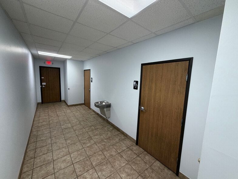 More Photos Of 30075 Greenfield Rd, Southfield Medical For Sale