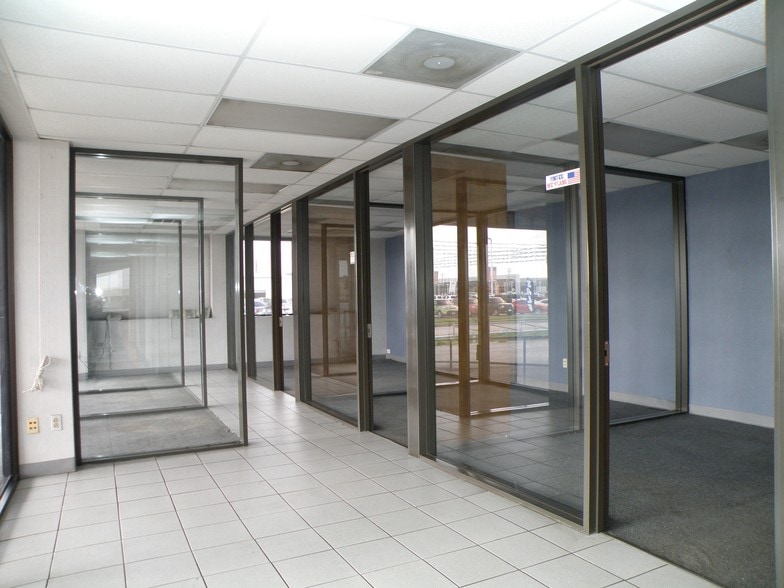More Photos Of 3101 Gulf Fwy, Dickinson Auto Dealership For Sale