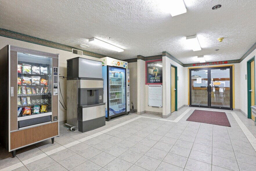 More Photos Of 509 S Wooster Ave, Strasburg Hotel For Sale