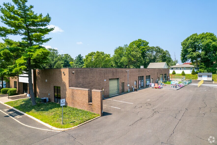 More Photos Of 2607 Interplex Dr, Trevose Office For Lease