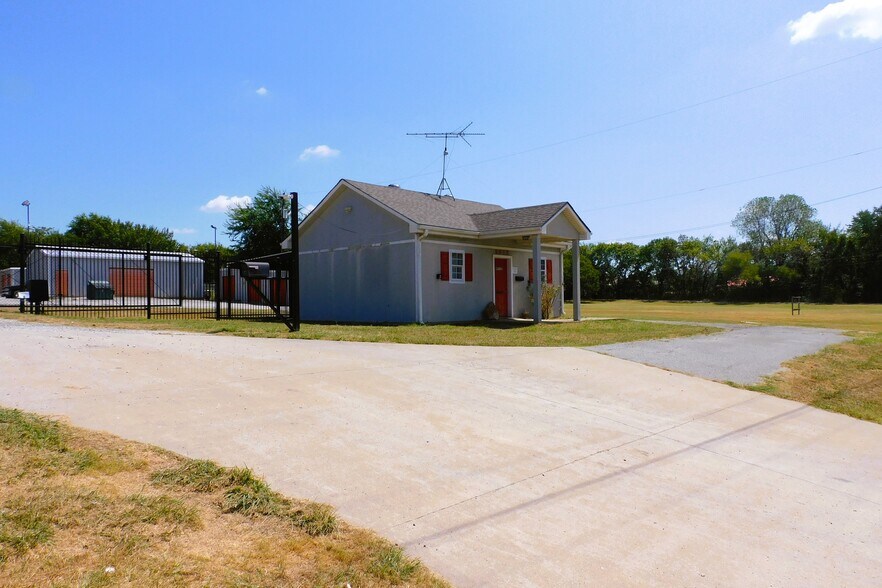 More Photos Of 5012 N FM 1417, Denison Self Storage For Lease