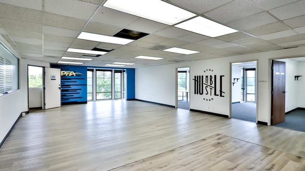 More Photos Of 151 Kalmus Dr, Costa Mesa Office Residential For Lease