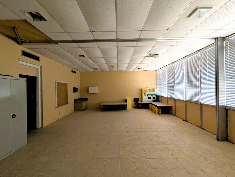 More Photos Of 1180 Washington Blvd, Beaumont Religious Facility For Sale