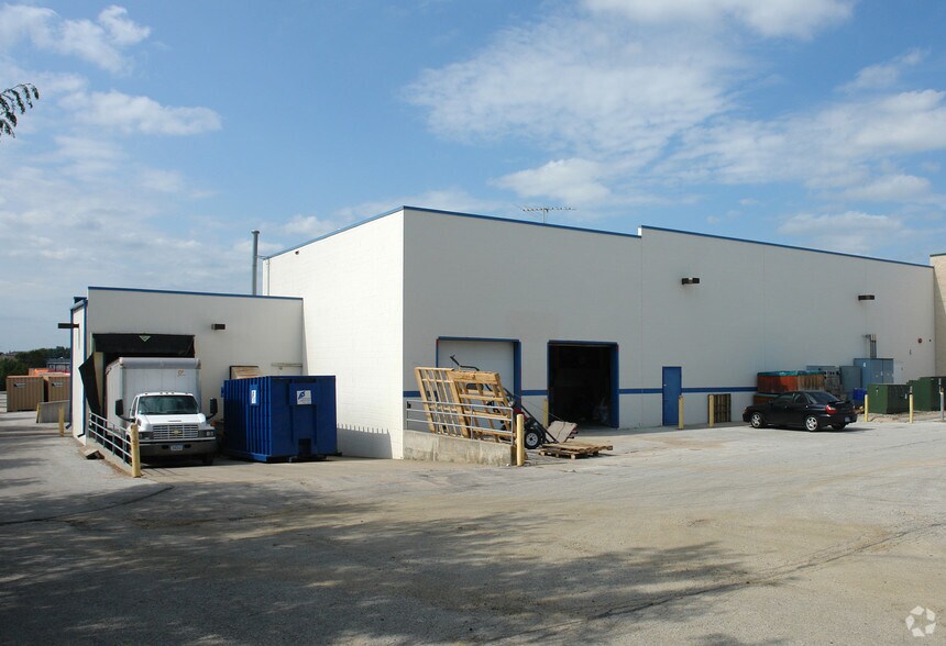 More Photos Of 3425 Oak View Dr, Omaha General Retail For Lease