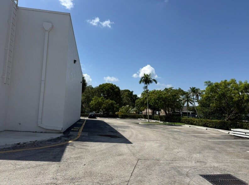 More Photos Of 4555 NW 103rd Ave, Sunrise Warehouse For Lease