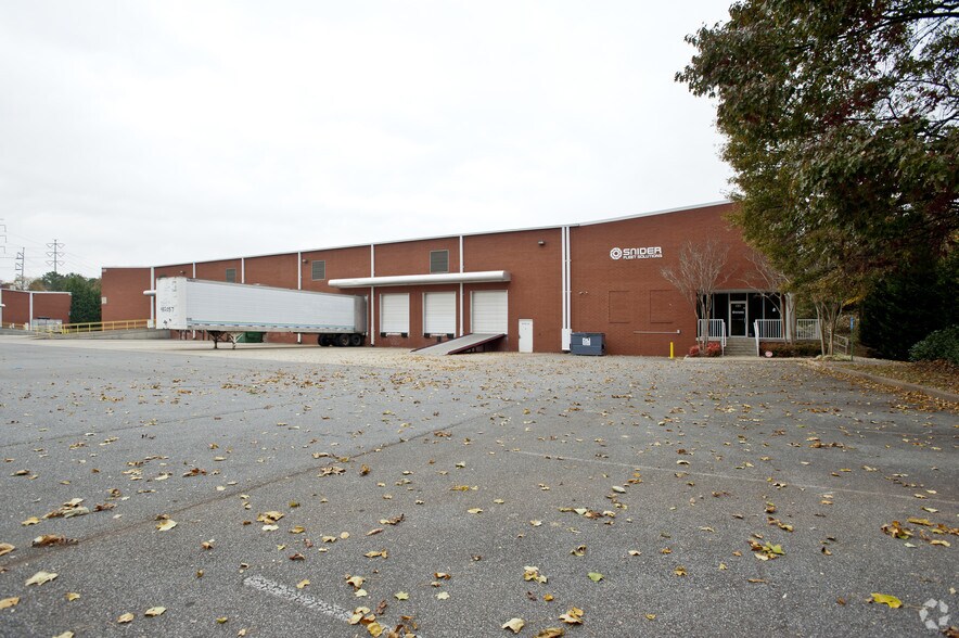 More Photos Of 1210 Kennestone Cir, Marietta Warehouse For Lease