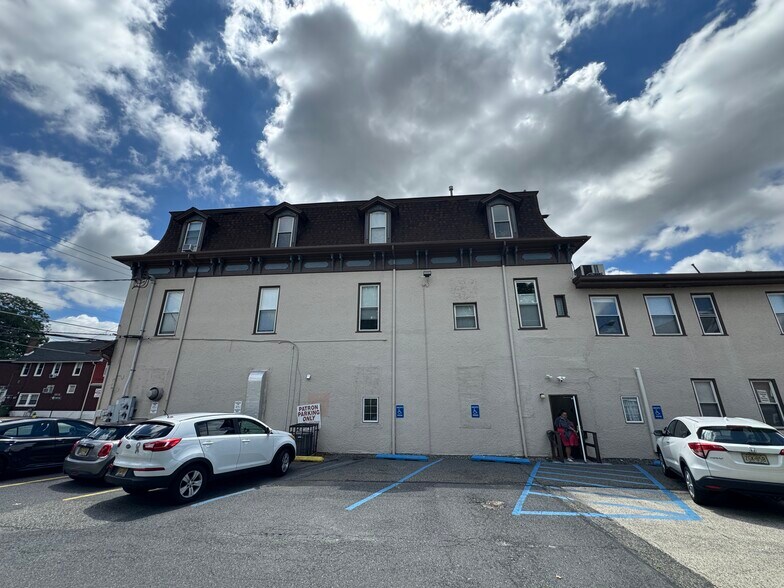 More Photos Of 8 N Broadway, Pitman Medical For Lease