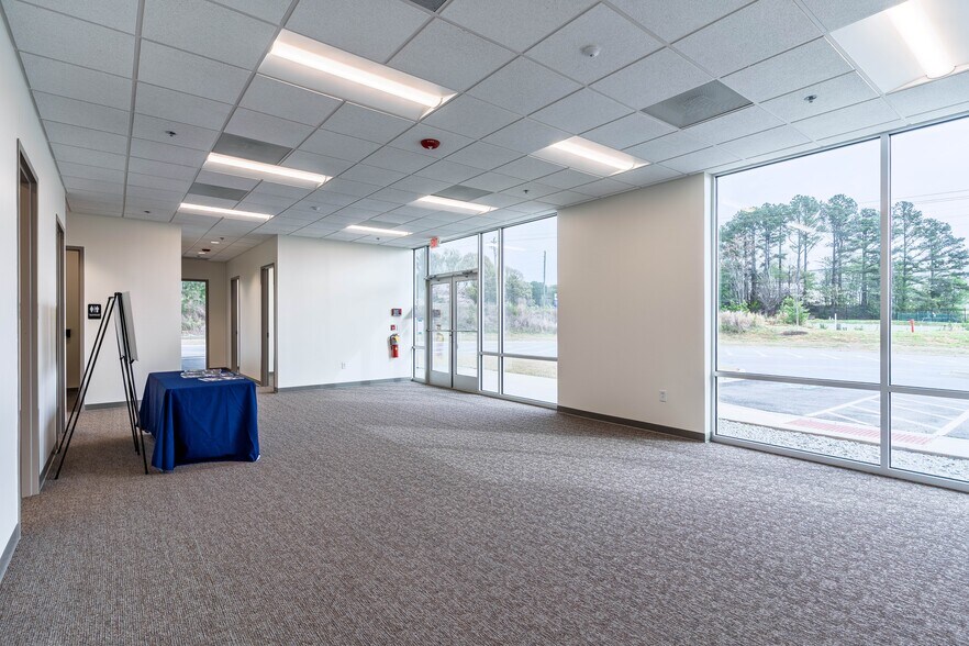More Photos Of 14053 Industrial Park Blvd, Covington Warehouse For Lease