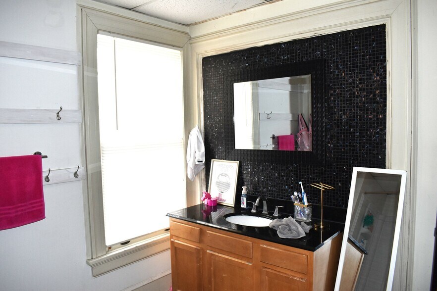 More Photos Of 5 Leroy St, Binghamton Apartments For Sale