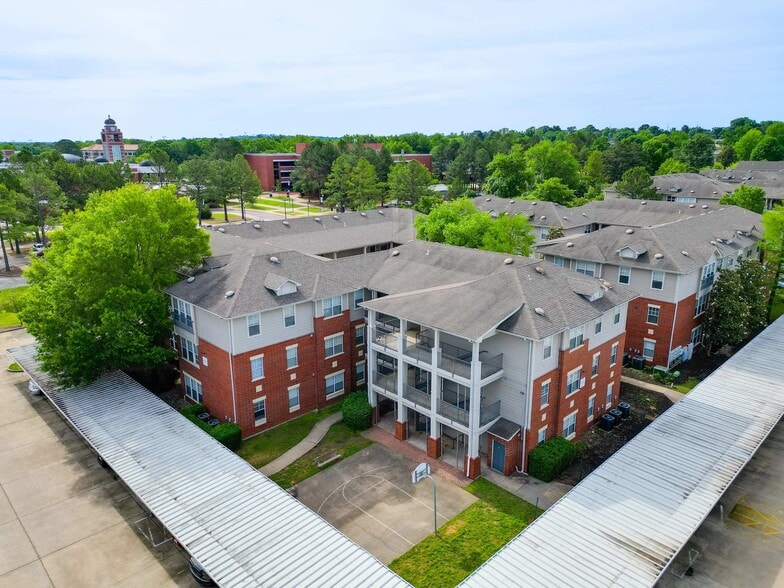 More Photos Of 801 N 49th St, Fort Smith Dormitory For Sale