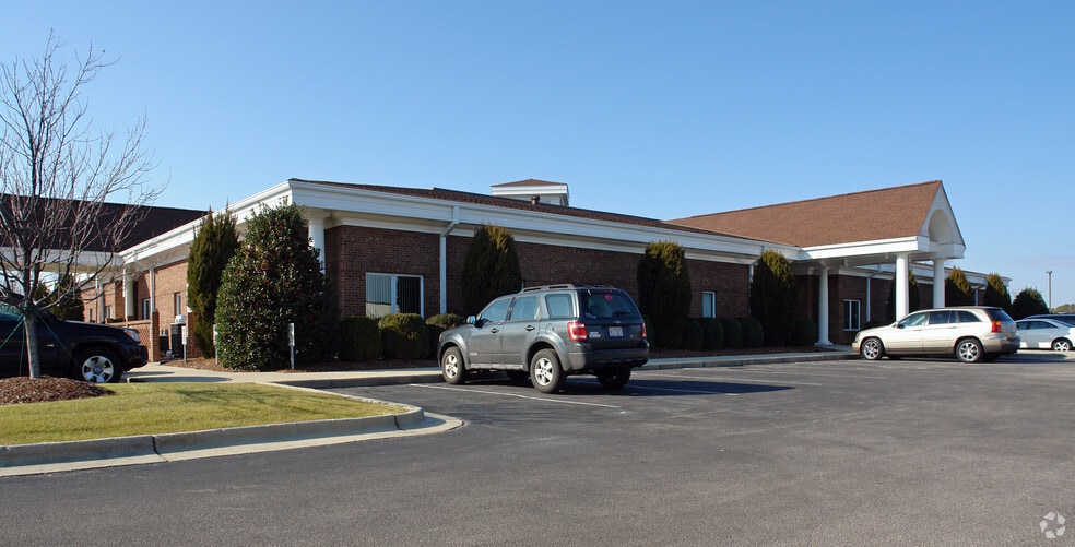 More Photos Of 2402 Camden St SW, Wilson Medical For Lease