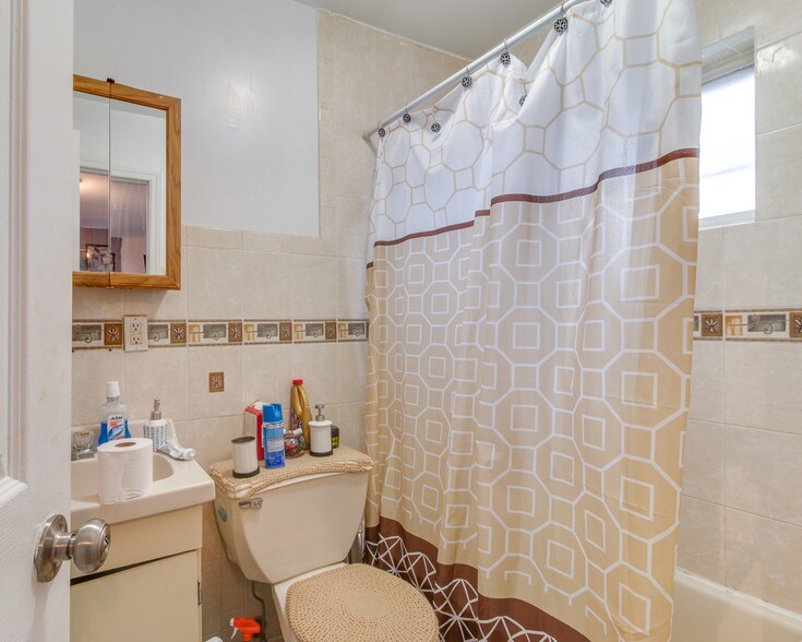 More Photos Of 89-06-89-08 S Conduit Ave, Howard Beach Apartments For Sale