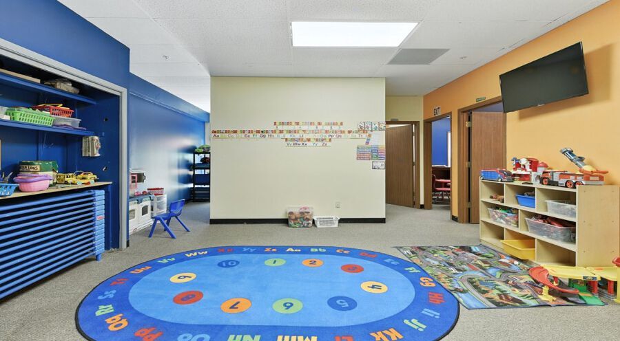 More Photos Of 2506-2510 N 72nd St, Omaha Daycare Center For Lease