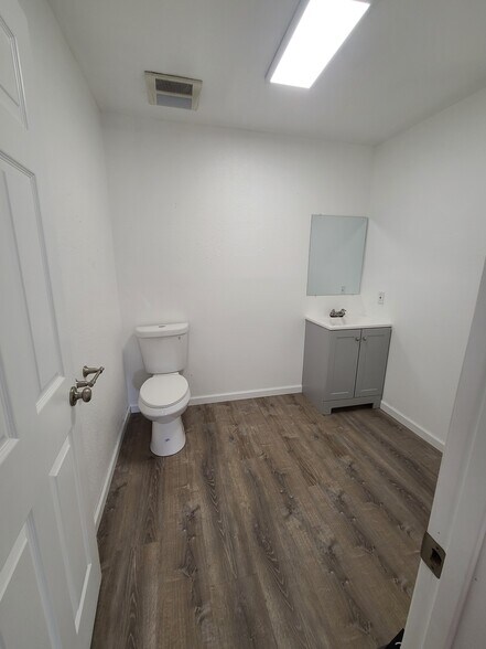 More Photos Of 4443 Moose Creek, North Pole Industrial For Lease