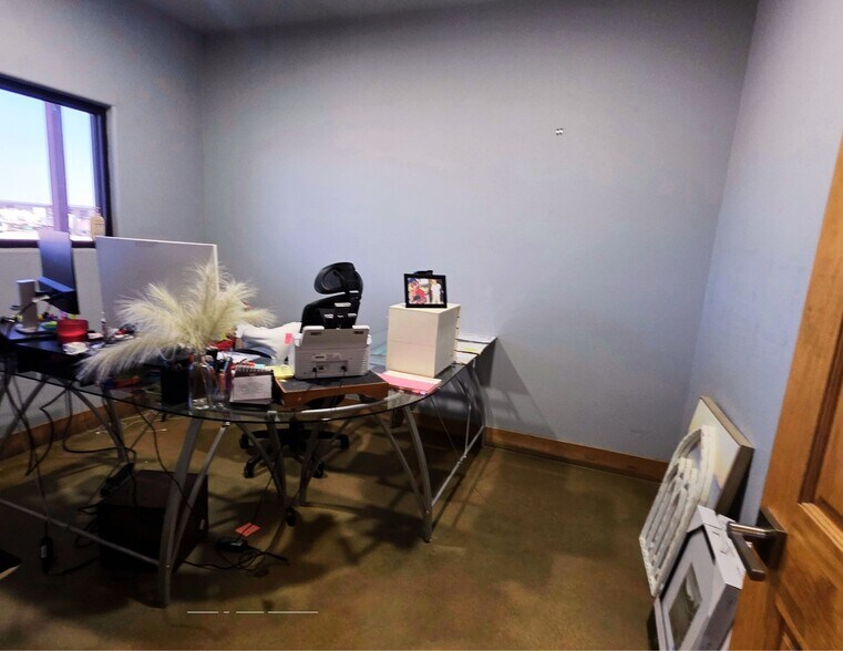 More Photos Of 1003 E County Road 140, Midland Industrial For Lease