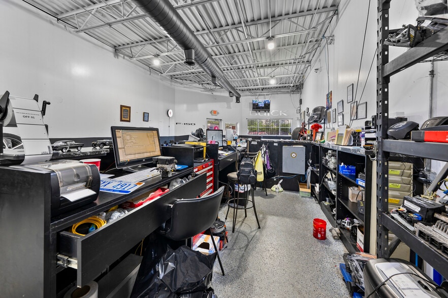 More Photos Of 11435 Schaefer Hwy, Detroit Warehouse For Sale