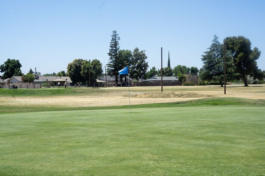 More Photos Of 510 W Visalia Rd, Exeter Golf Course Driving Range For Sale