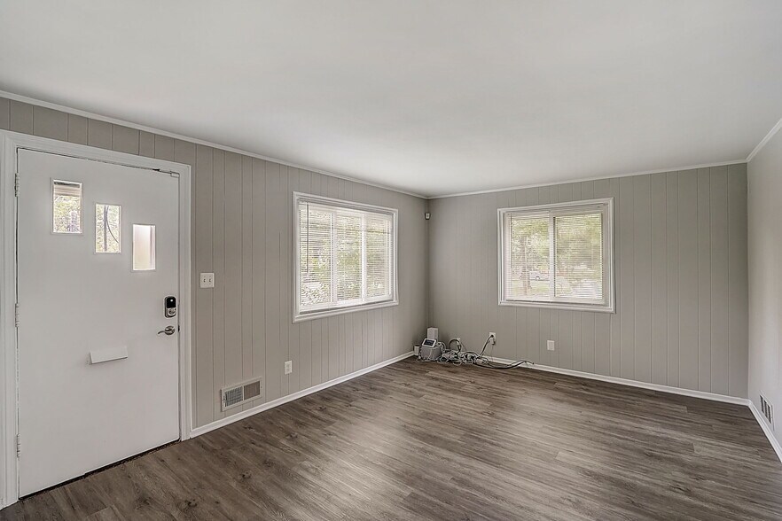 Primary Photo Of 872 Bellevue St SE, Washington Apartments For Sale